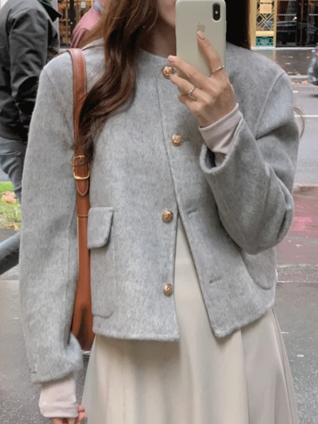 앤드 하객룩 루즈핏 금장 울 핸드메이드 크롭 숏 자켓 (2c)