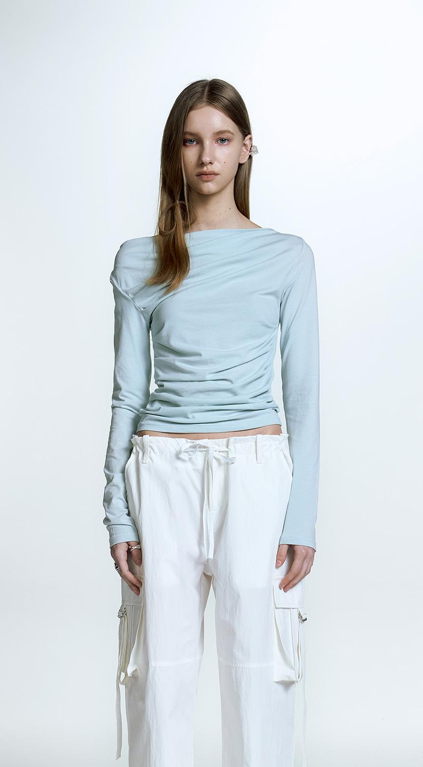 FLOWING LONG-SLEEVED TOP