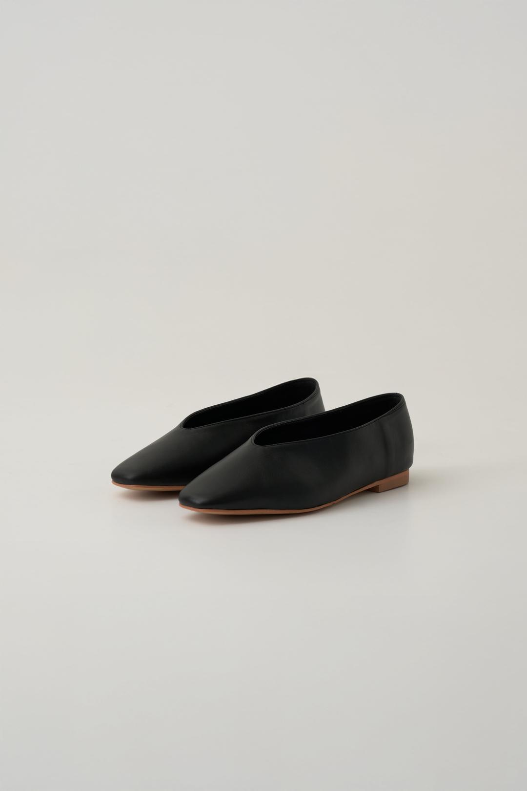 Matti Flat shoes (Black)