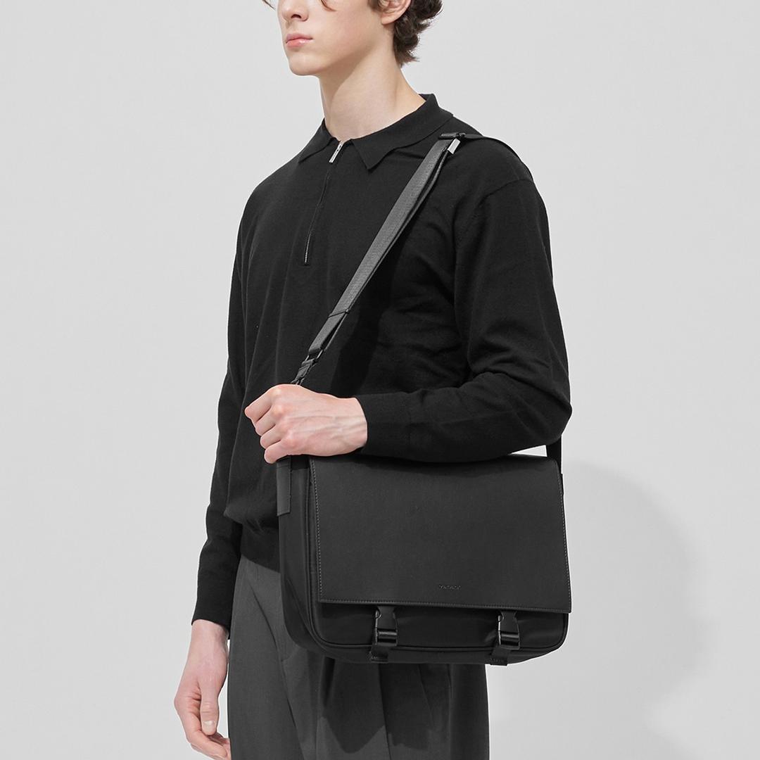 커렌트 레귤러 메신저백 342