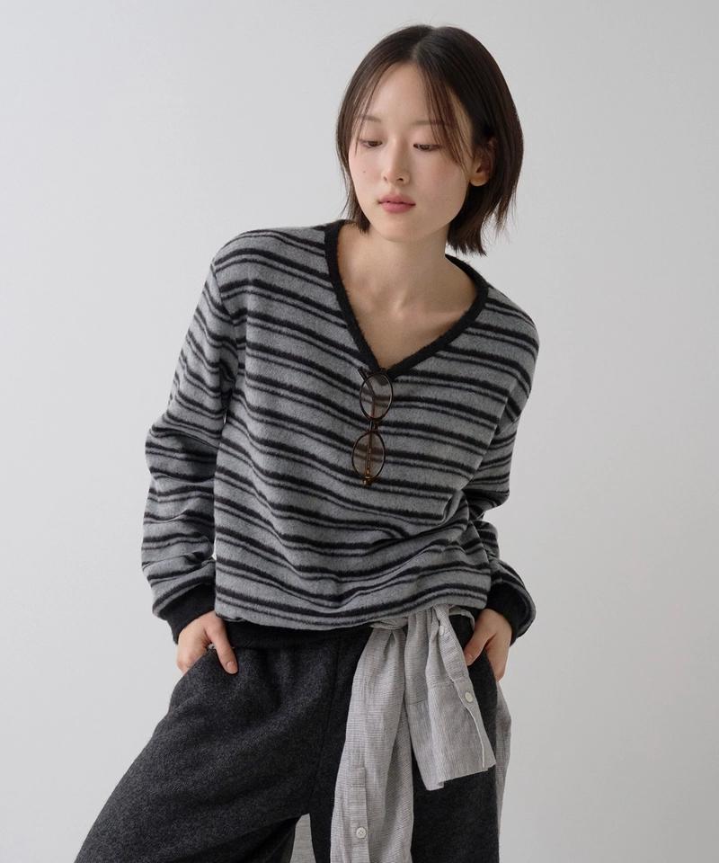 sayuu - [2,800개 판매] 스트라이프 브러쉬 브이넥 풀오버 블랙