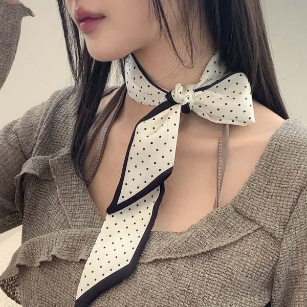 블루씨티 [부드러워요] 블랙라인 도트 땡땡이 실키 스카프