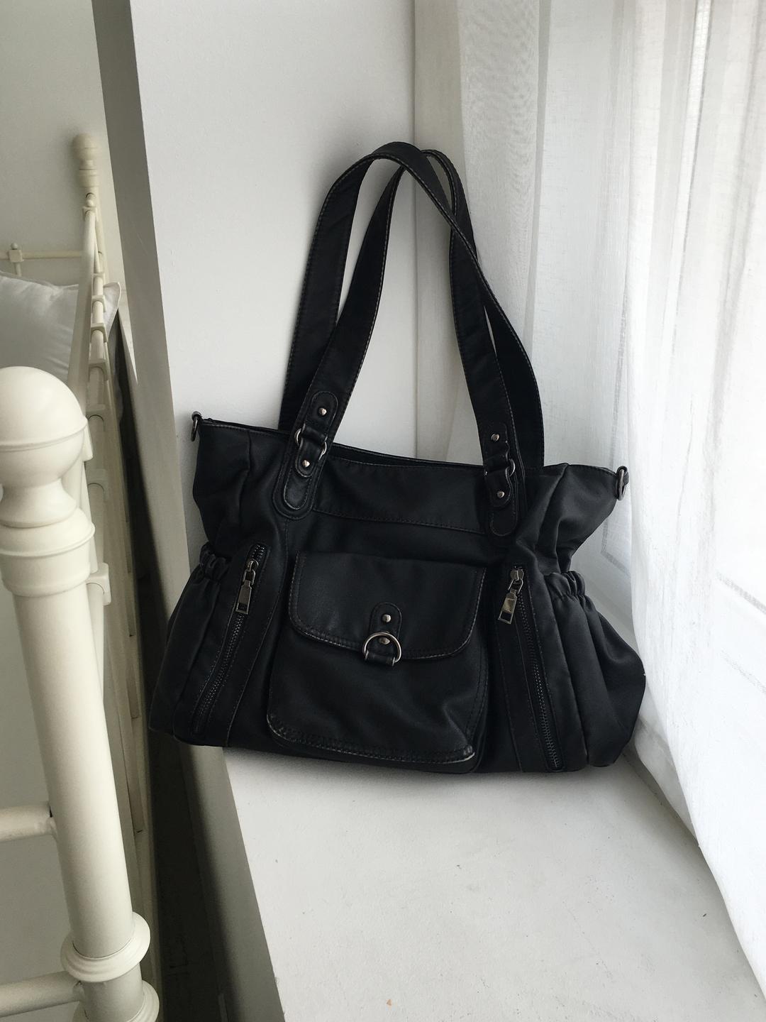 Vintage square leather bag
