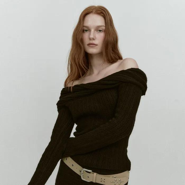 REVERSE OFF SHOULDER KNIT (BLACK)