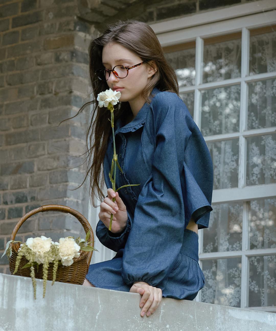 [ Coming soon 08.25 11:00am ] Poi Frill Denim Blouse ( Dark Blue )