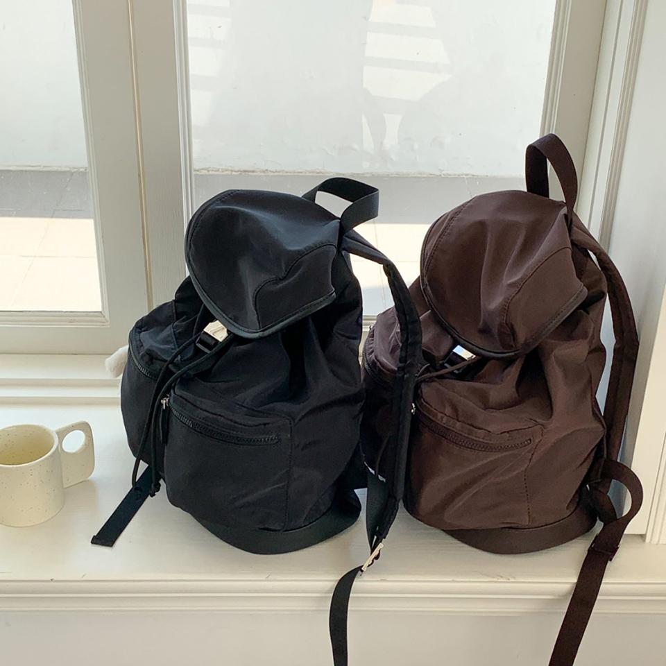 [선물추천] 나일론 버클 스트링 포켓 20대 여자 대학생 여행용 보부상 복조리 백팩 아이비