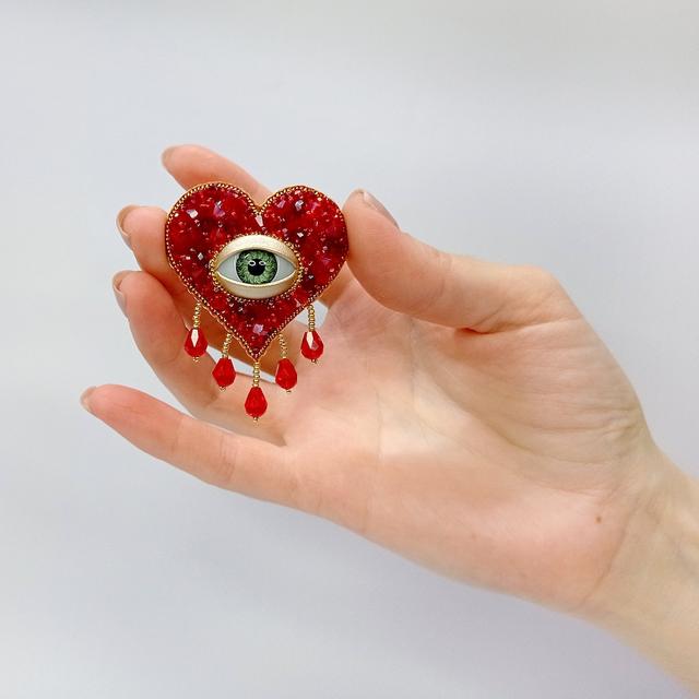Evil eye heart brooch. Heart with bloody drops brooch. Red gold heart brooch.