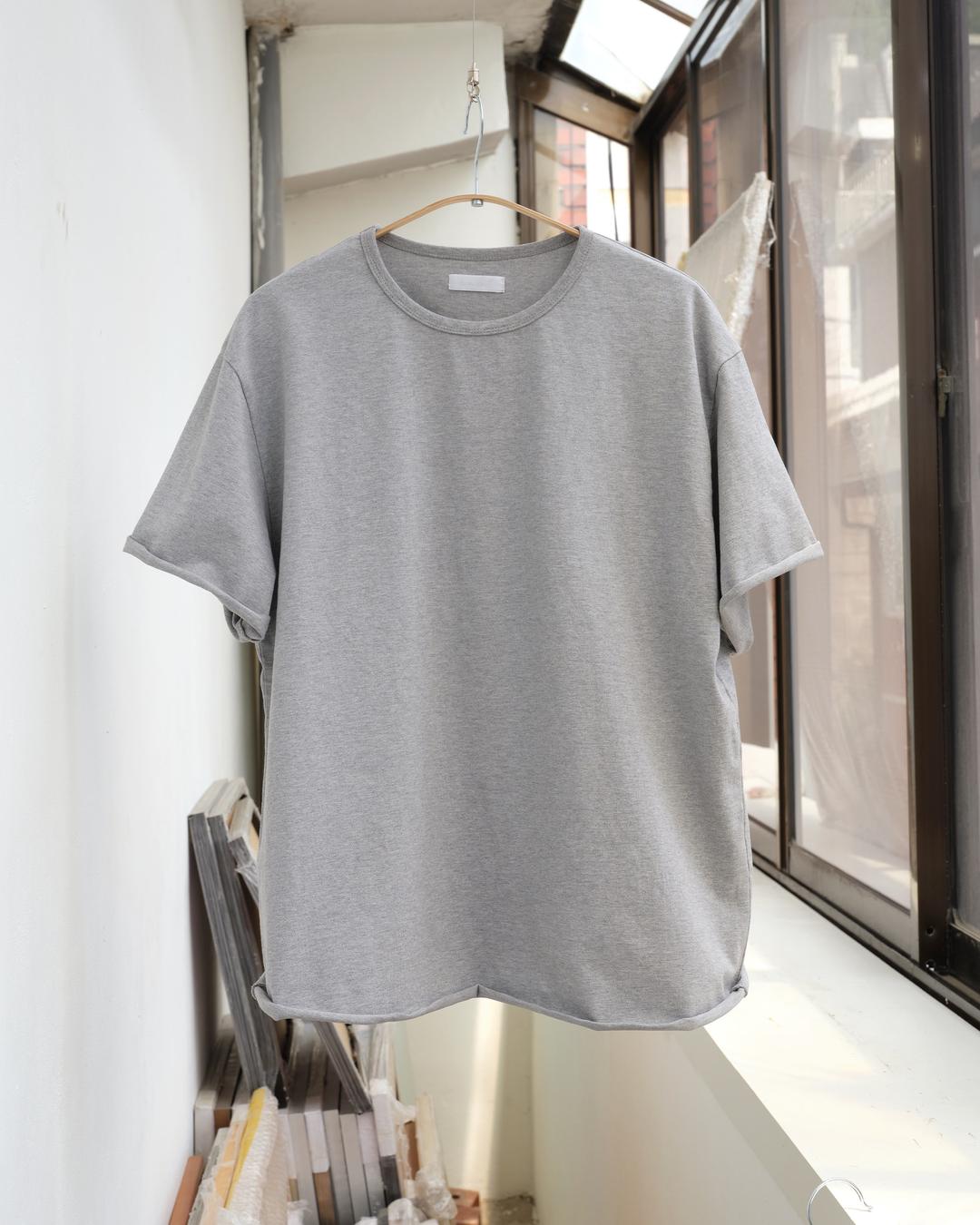 Loop hem T-shirt (gray)