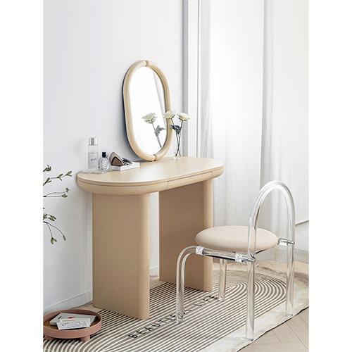 Moose dressing table