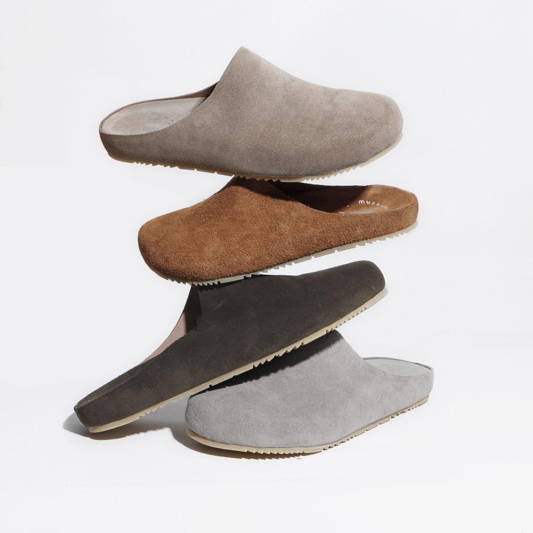 코모레비 뮤지엄 유니섹스 핸드메이드 스웨이드 클로그 샌들 l  5 COLORS