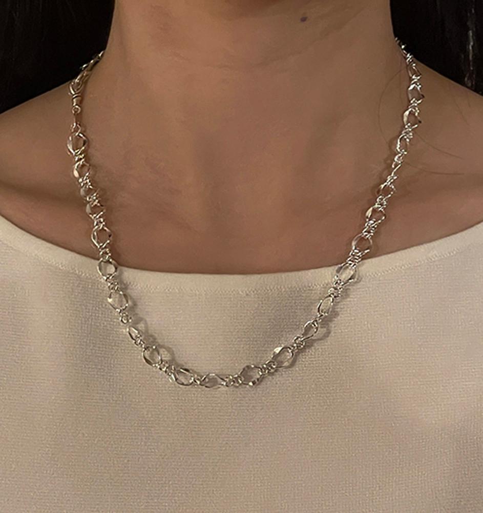 Knot Italy chain bold necklace