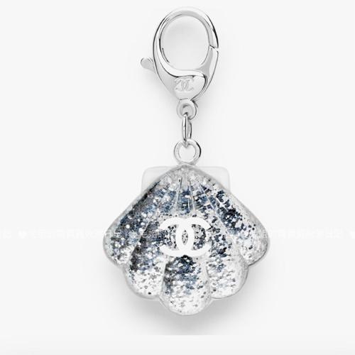 shiny scallop key ring
