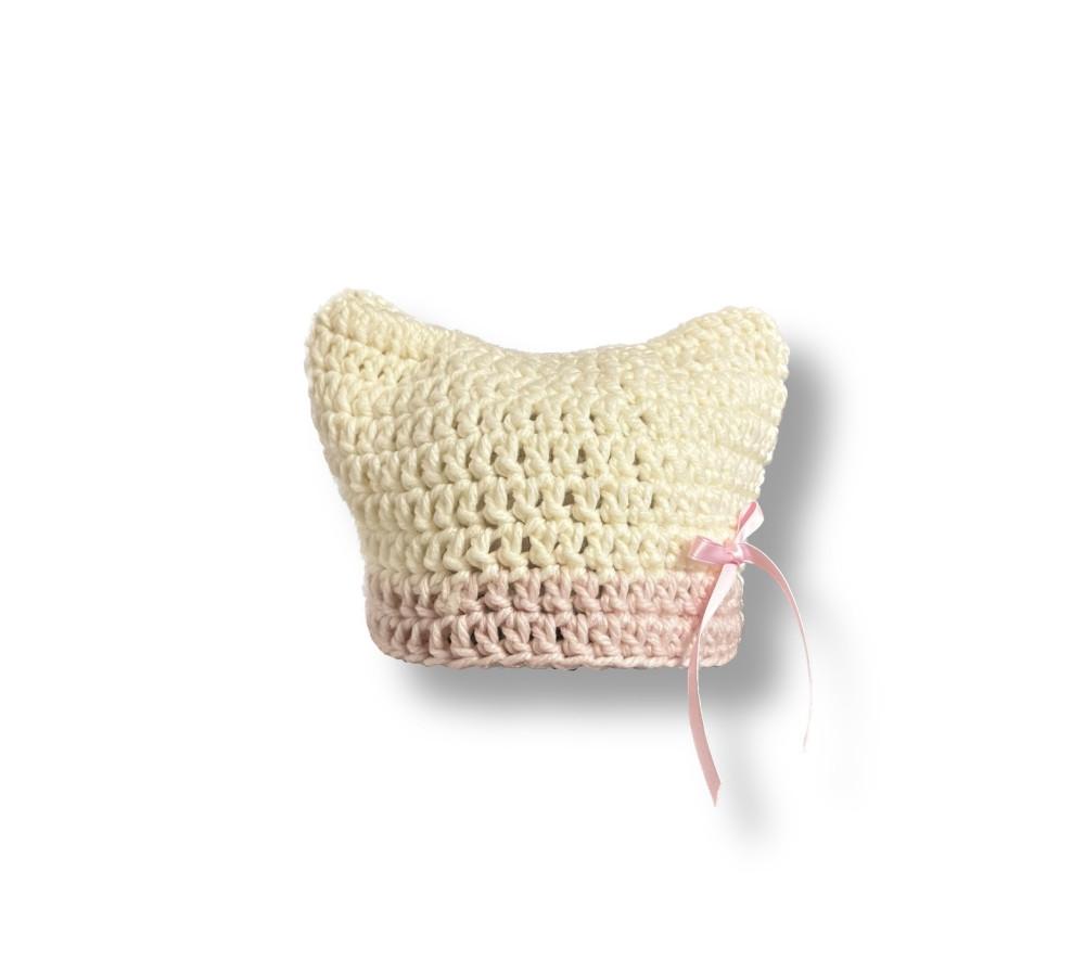 Aubery white ribbon cat beanie.