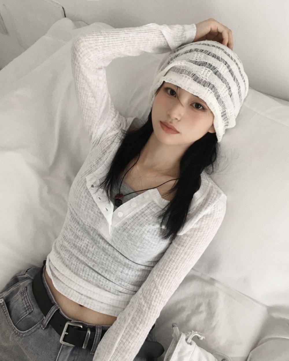 romy button long-sleeved t