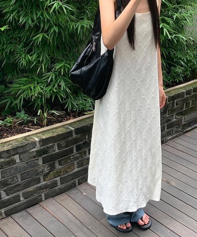 데일리쥬 [단독] [3만장판매/MADE] 퍼니첼 펀칭 끈나시 레이어드 롱 원피스 (미니/롱)