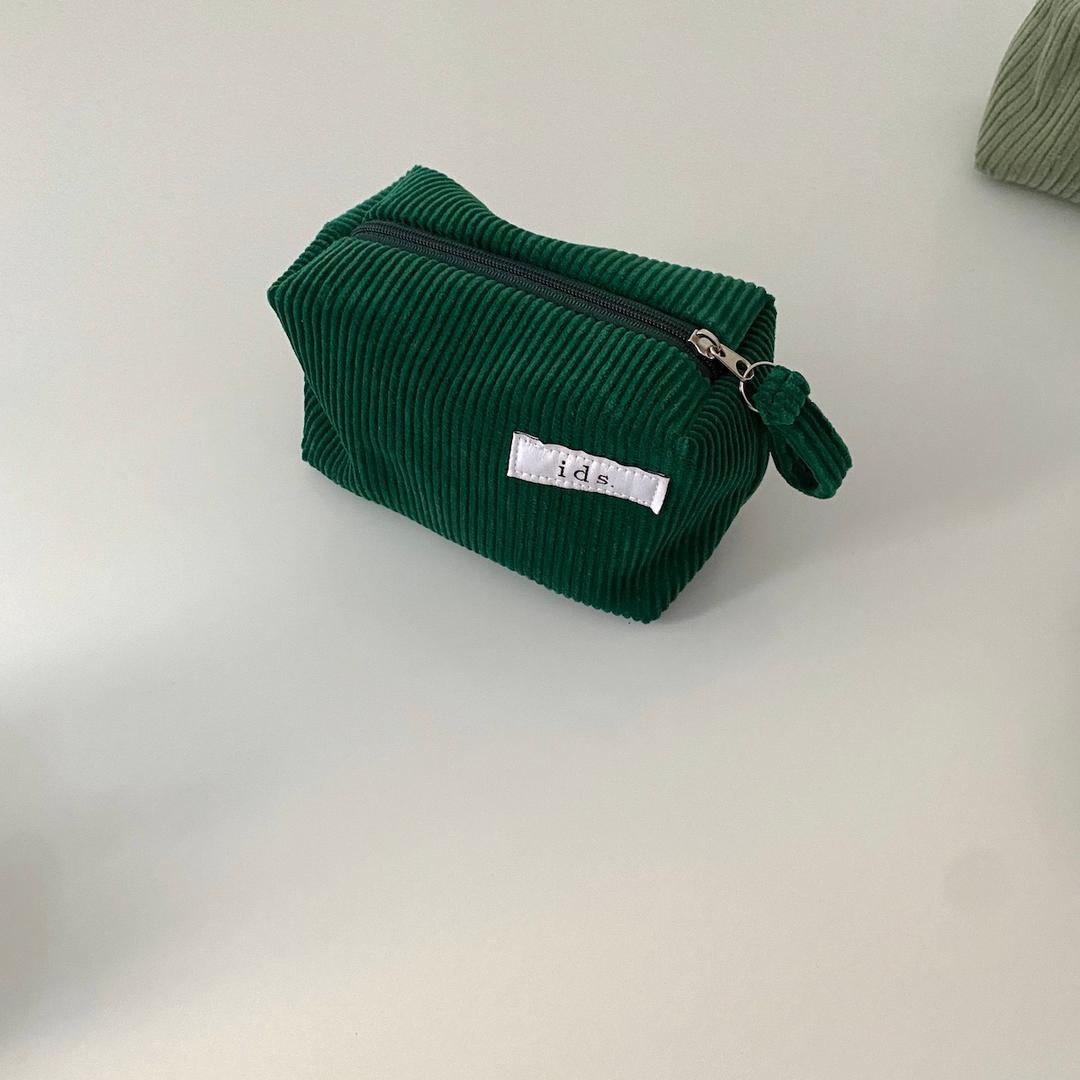 골덴 초록 네모 파우치(Corduroy green oblong pouch)