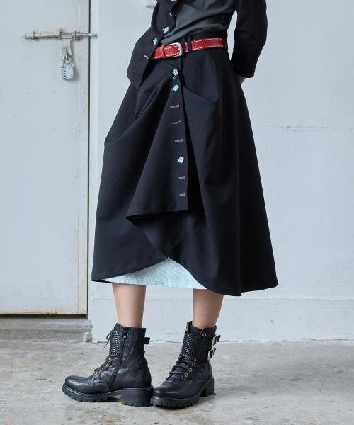 BUTTON LONG FLARED SKIRT / black