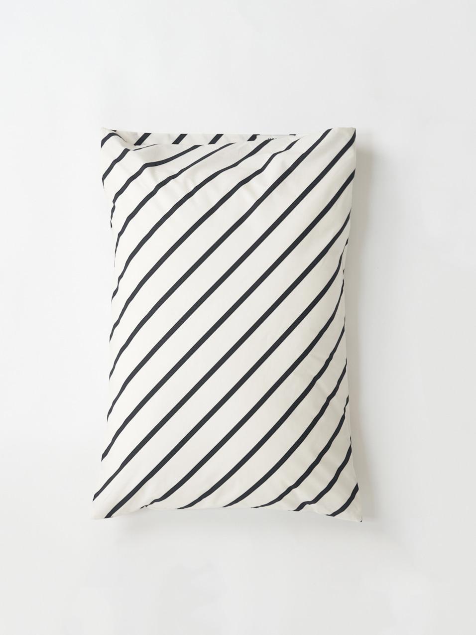 DIagonal cotton pillowcase