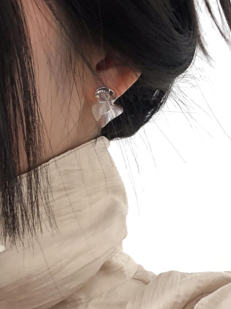 랩쳐 LIVELY EARRINGS (2COLOR)