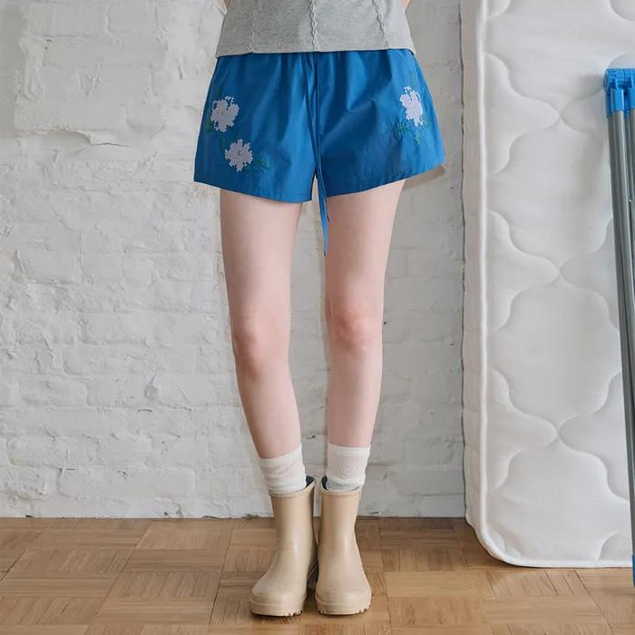 Floral Embroidered Short Pants (Blue)
