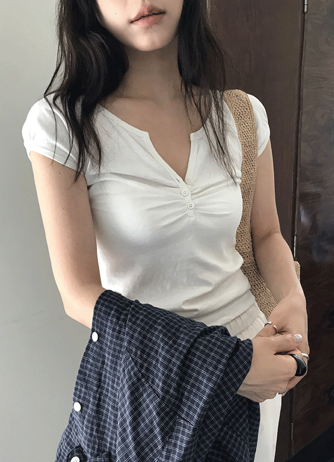 유이니 [군살보정핏] Sandy button shirring top (2color)