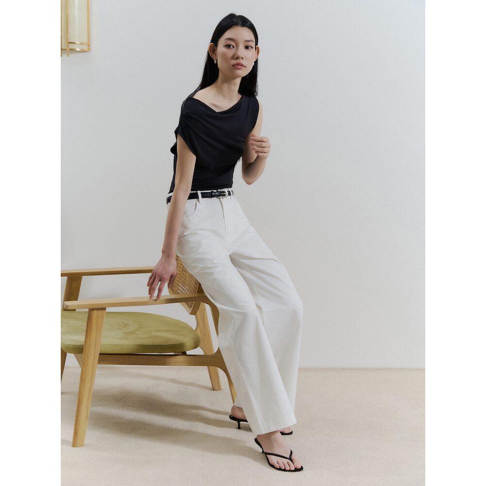 에잇세컨즈 화이트 코튼 턱 커브드 팬츠  화이트 (356421WC21)