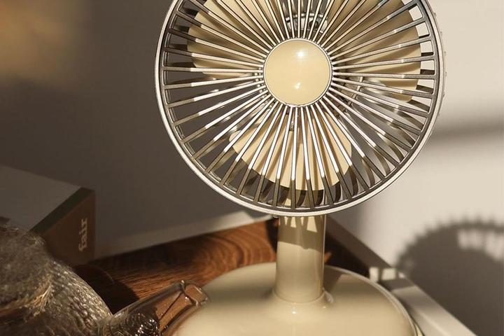[해외] 레트로풍 탁상용 미니 무선선풍기