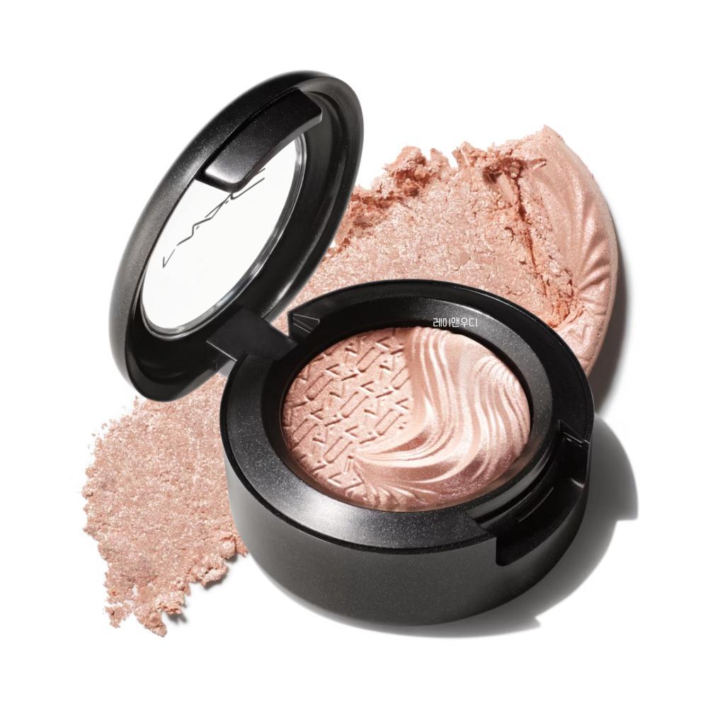 어 내추럴 플러트 (이리데슨트 라이트 핑크)  맥 아이섀도우 엑스트라 디멘션