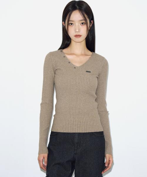 브이넥 스터드 트리밍 니트 [모카]