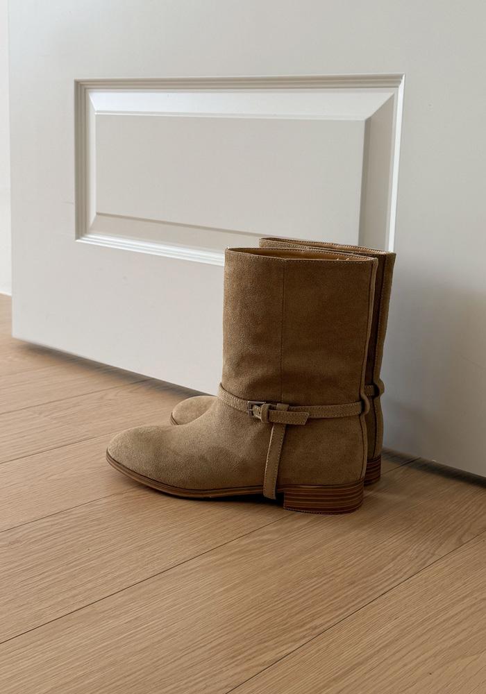 스웨이드 슬림 벨티드 하프 부츠 2.5cm 2컬러