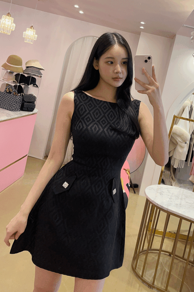 바이바이바니 에녹 다이아 패턴 자가드 원피스 (2컬러)