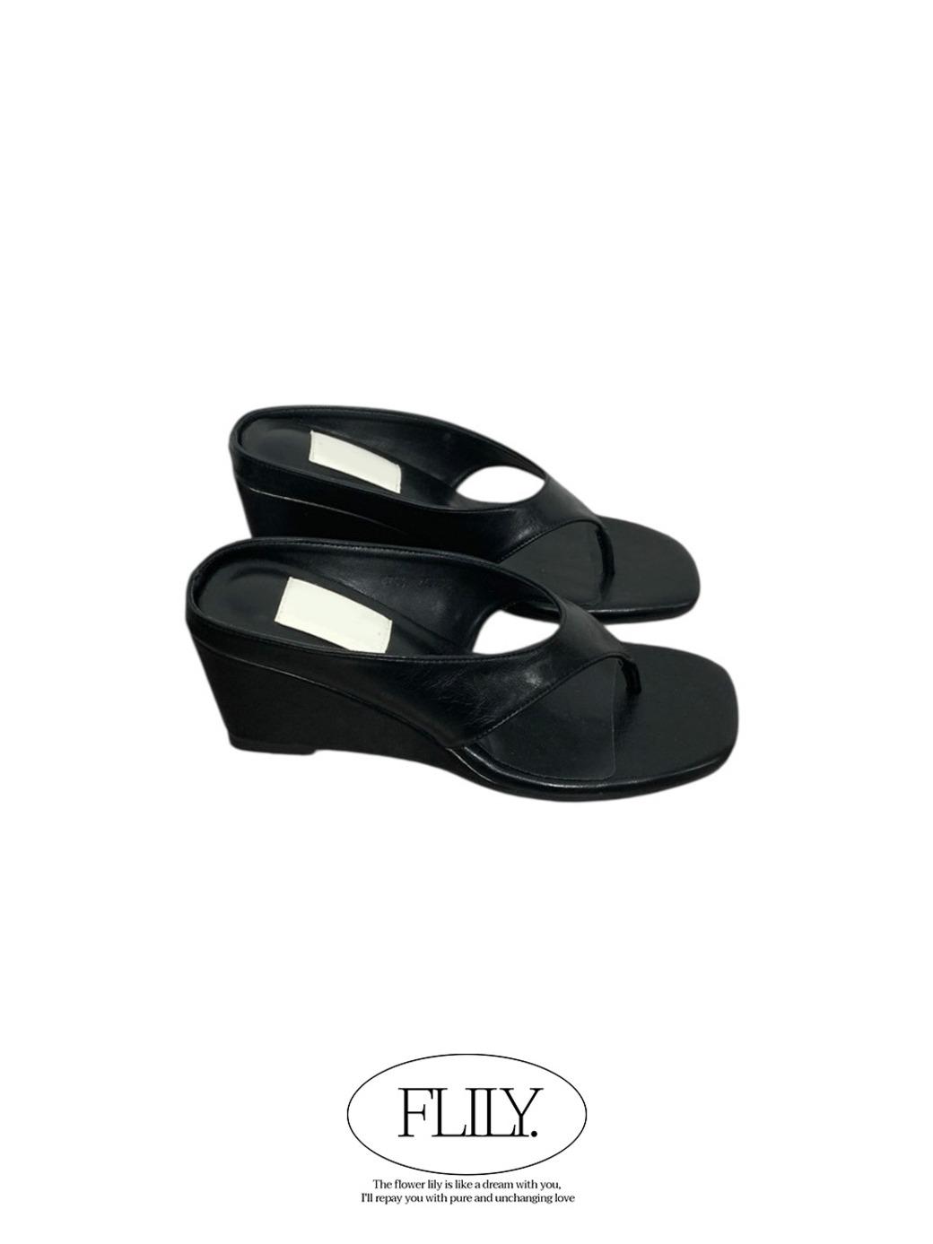 SM. Square Leather Wedge Sandals