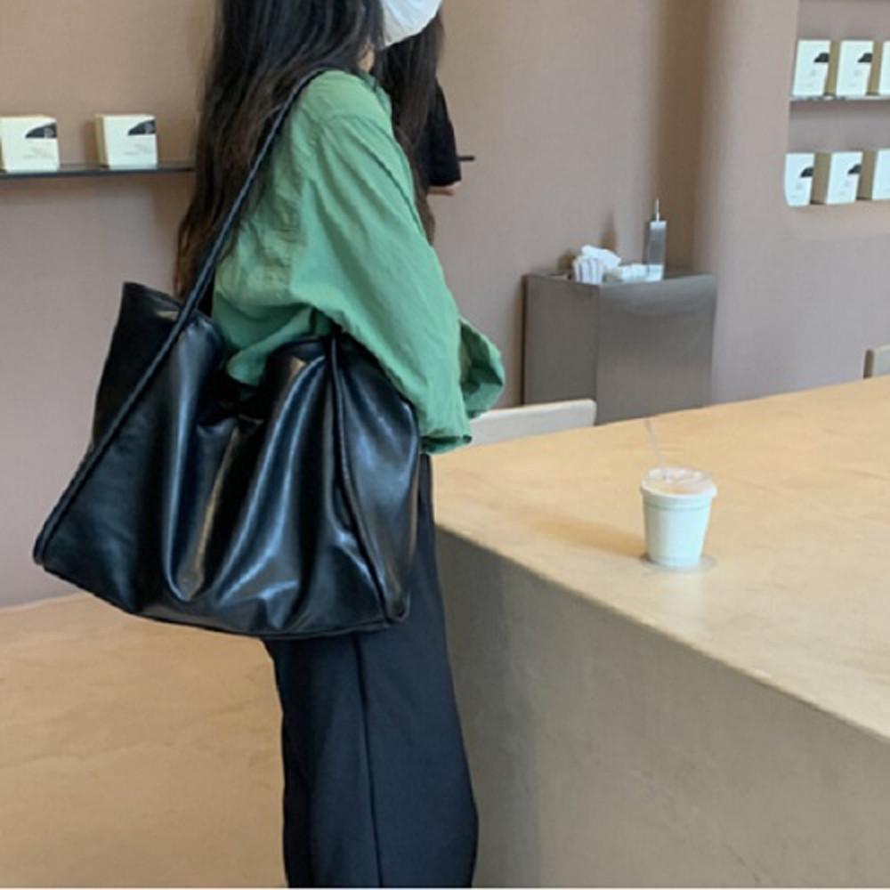 레더 빅 숄더백 대학생 직장인 아이패드 노트북 가방