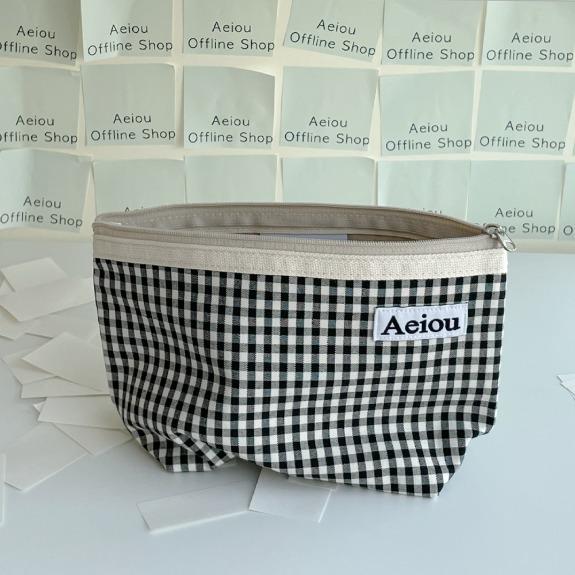 Aeiou Basic Pouch (L size) Black Ginghamcheck