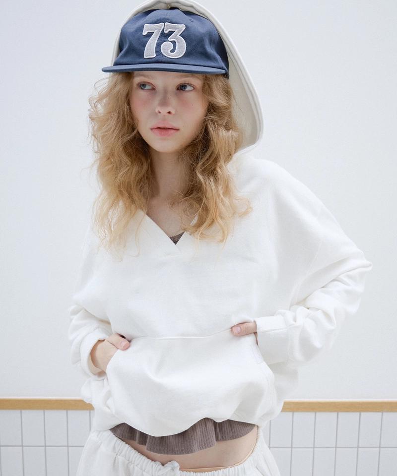 LETTER FROM MOON - [2/18 순차배송] Letters Archive V-Neck Hoodie ( Ivory )