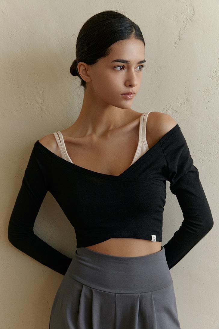 Nitya V-neck cover up (Ebony black)