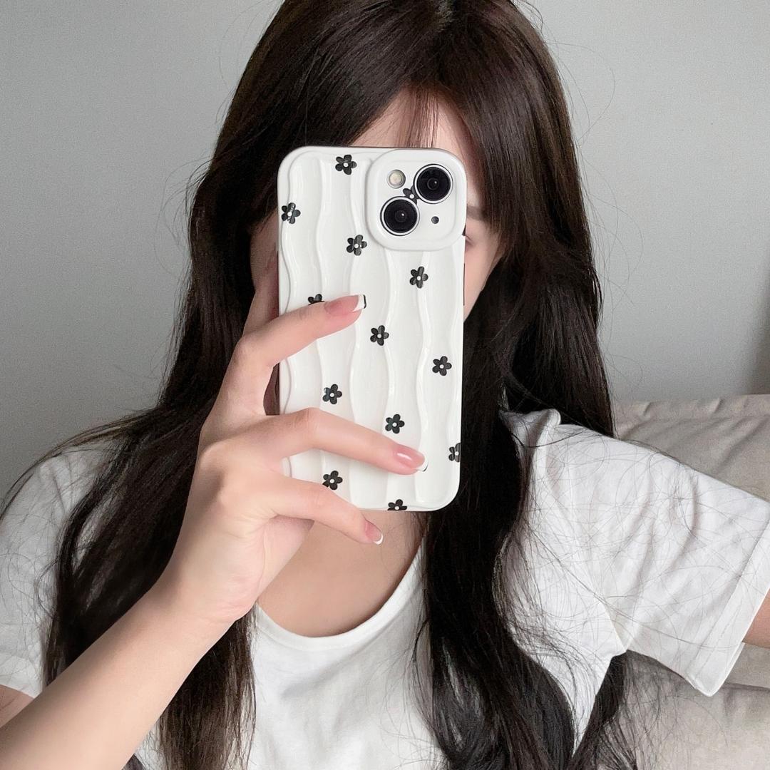 로이로이 🤍신상할인🤍화이트 웨이브 미니 플라워 아이폰케이스 [12 13 14 15 프로 키치 청순 감성 인스타 선물 우정 심플]