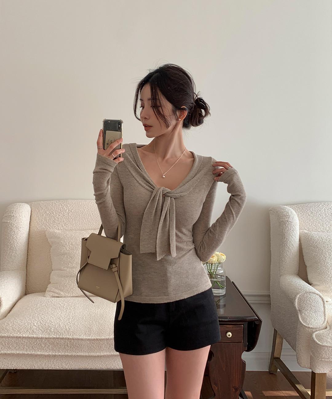 러브썸원 르이망 봄 브이넥 숄 레이어드 긴팔 니트 티셔츠