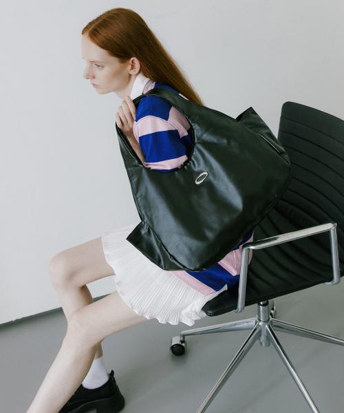 CP3. URBAN LEATHER SHOPPER BAG BLACK