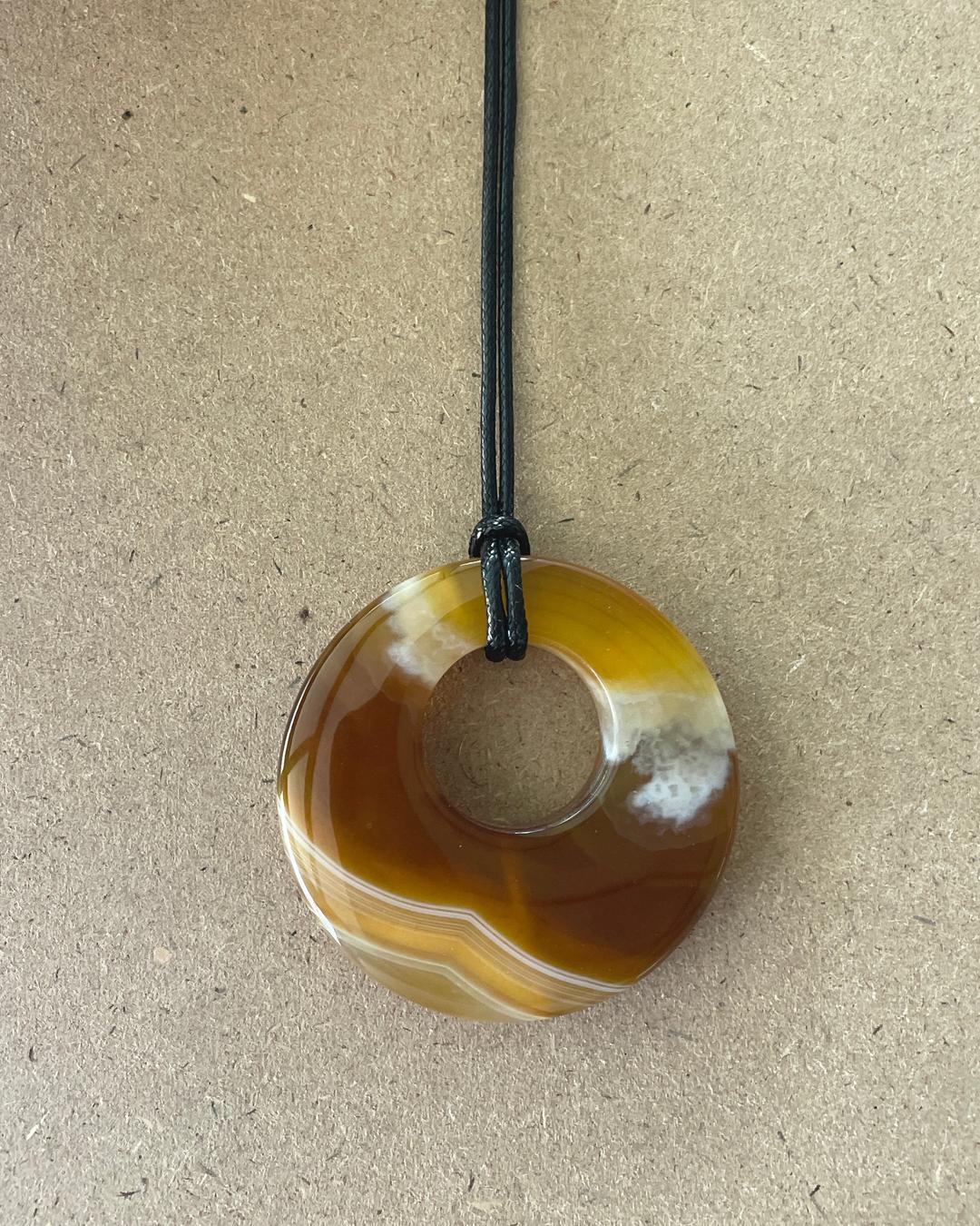 AMBER AGATE HOOP NECKLACE 03