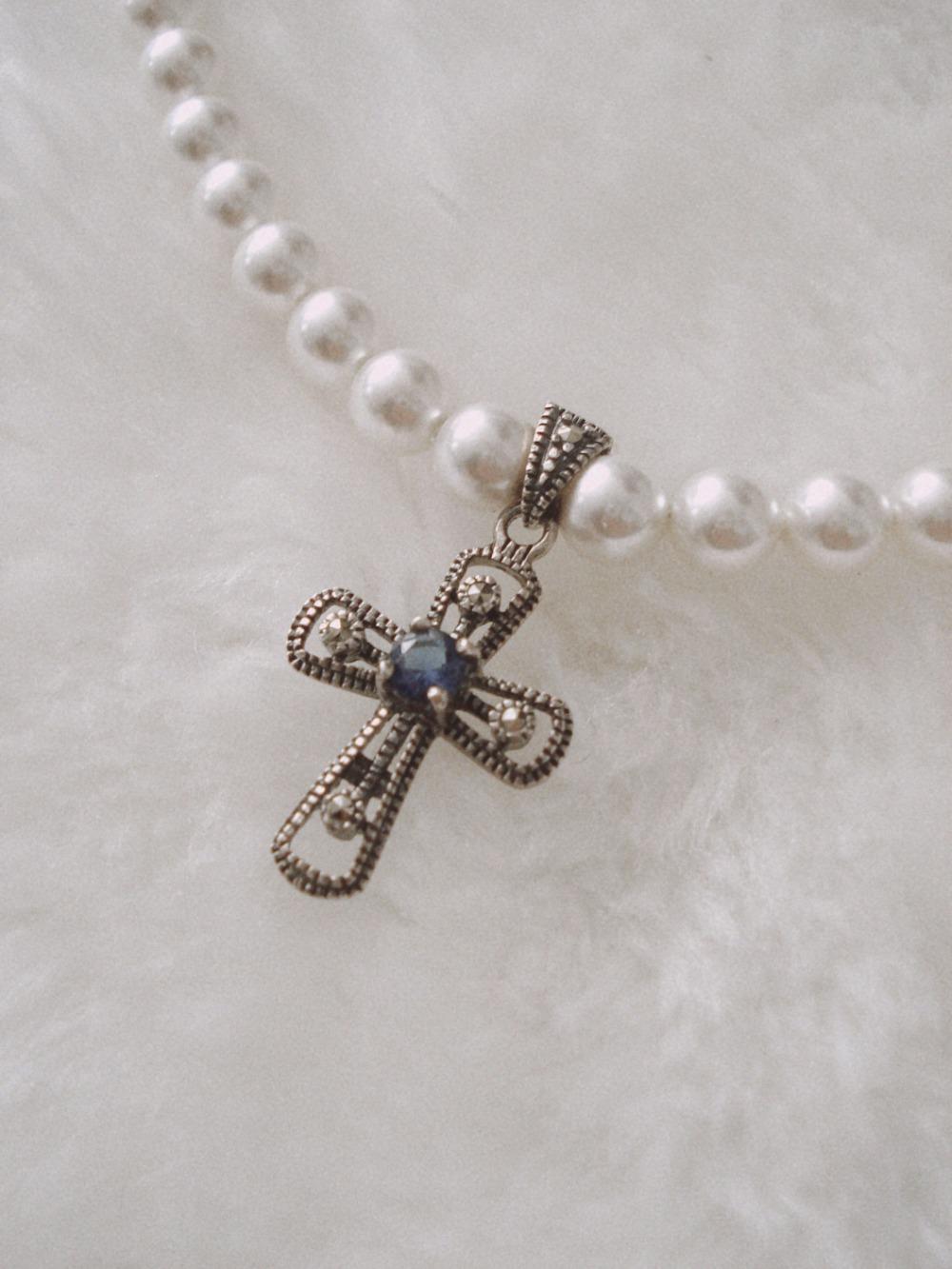 ANTIQUE CROSS PEARL NECKLACE