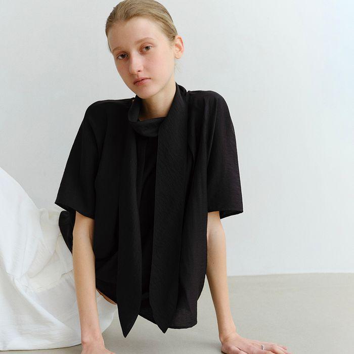 [1st REORDER] HIGH NECK TIE HALF BLOUSE_BLACK
