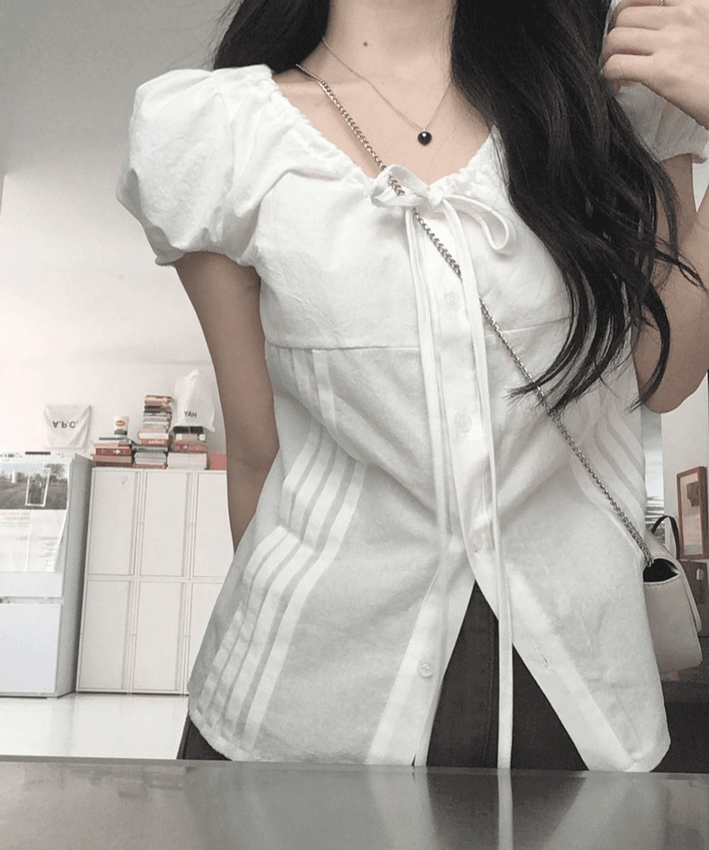 아모로소 시로 리본 셔링 핀턱 퍼프 반팔 블라우스 (2color)