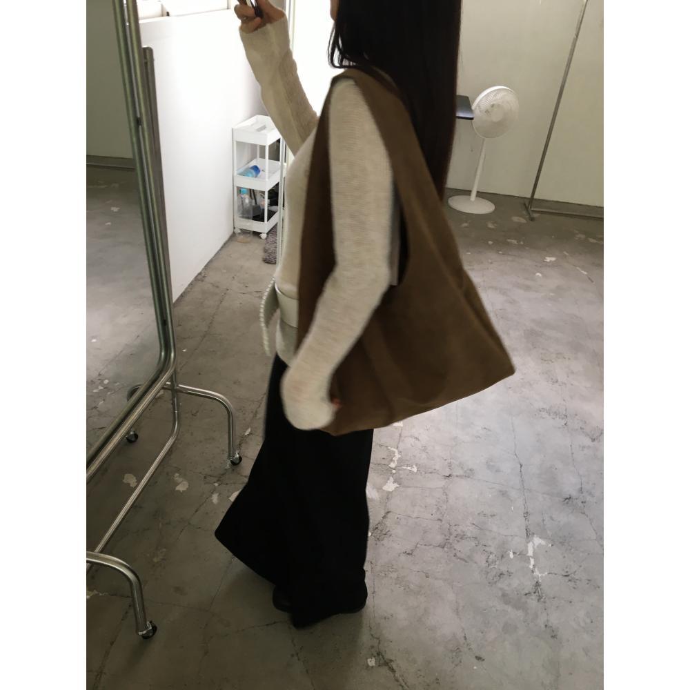 덴느 [주문폭주] 스웨이드 숄더백 (2color)