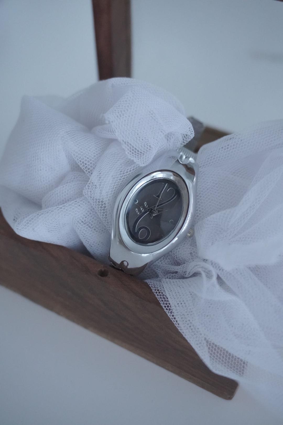 space watch [charcoal]