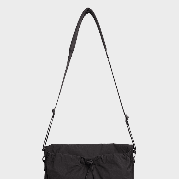 디 에어 메신저백 블랙