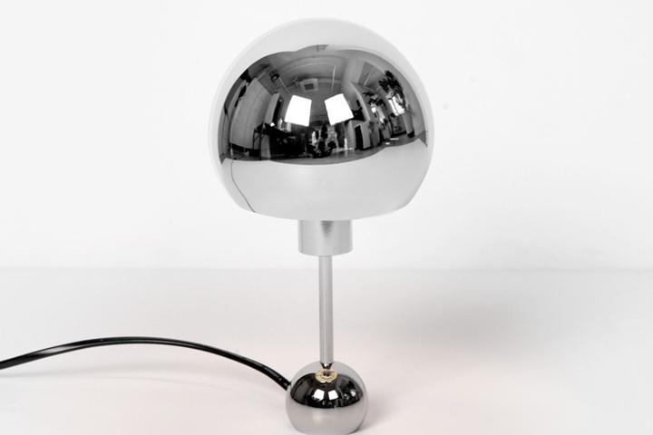 Embodied  table lamp