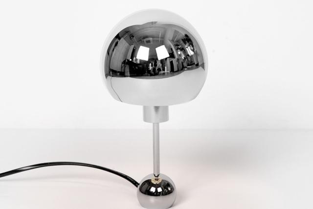 Embodied  table lamp