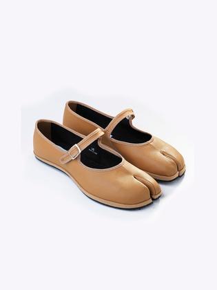 TABI MARY JANE APPLE SKIN LEATHER