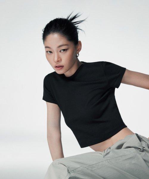 우먼즈 슬림 크롭 크루 넥 반팔 티셔츠 [블랙]